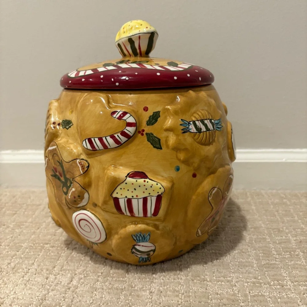 Laurie Gates Ceramic Christmas Cookie Jar Gingerbread Candy‎ Cupcake Lid Holiday